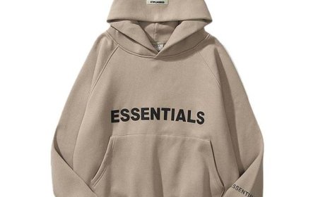 Why the Essentials Hoodie Belongs in Every Wardrobe